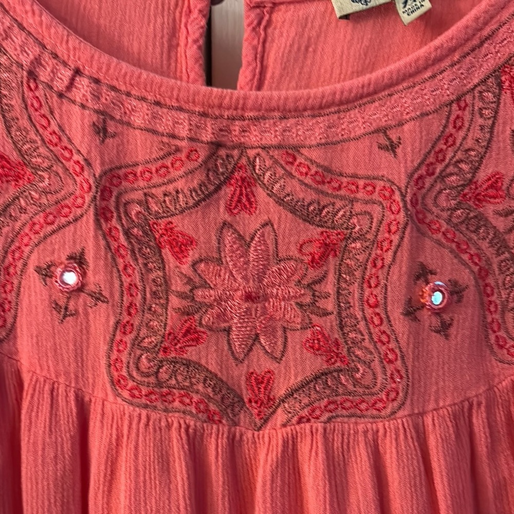 Democracy Red Ruffled Cut-Out Blouse - Picture 3 of 4